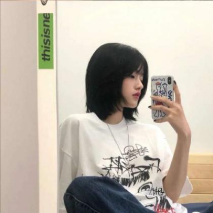 qq女生霸气头像,比较冷酷的美女