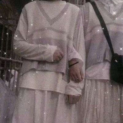 仙女系不露脸女生头像夏天有梅子味的晚风,两三颗啤酒味的星