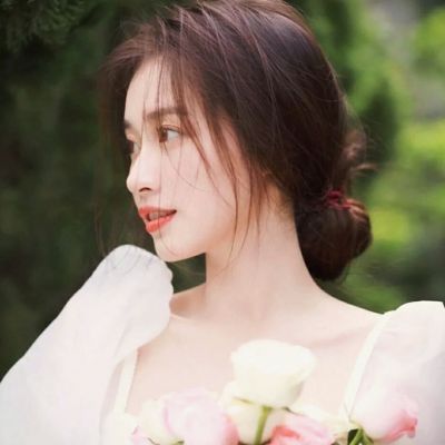 清新绿色森系女生头像真人图片