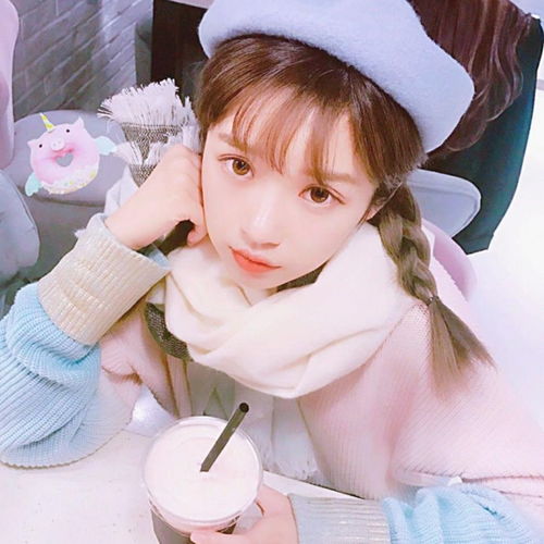 双麻花辫软甜妹子