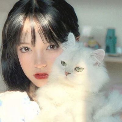 含鹿的女生头像13岁