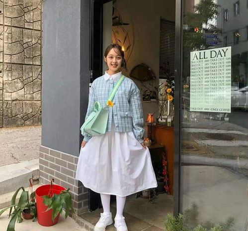 金宝罗晒照长相大变,曾经头像女神如今仙气全无,身材很能打