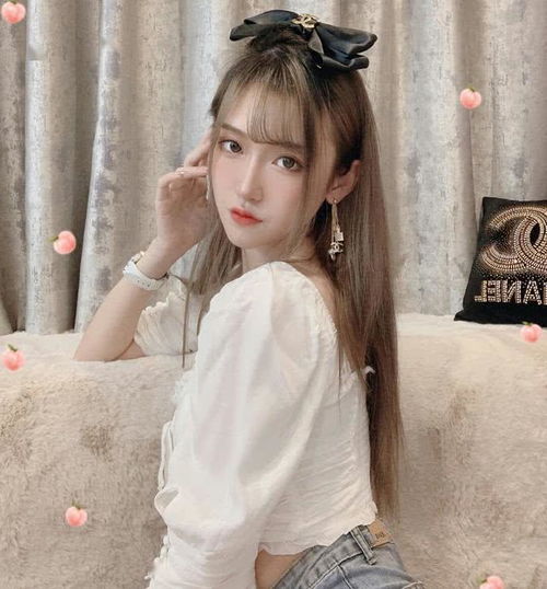 腐团儿的拍照姿势有多美模仿动漫人物嘴咬丝带,女神范十足