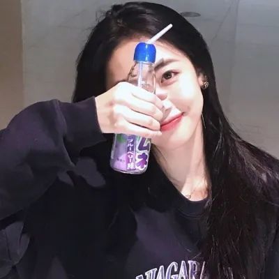 优质女生头像ins风小众真人女头