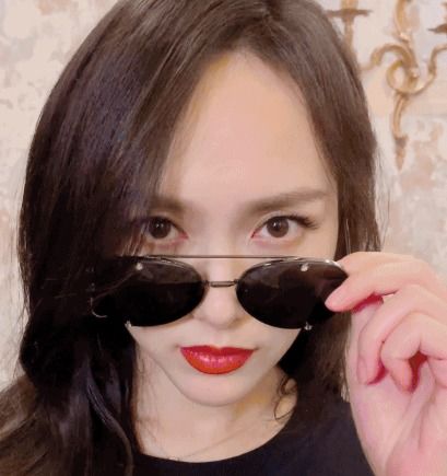 胖头像女可爱图片上镜