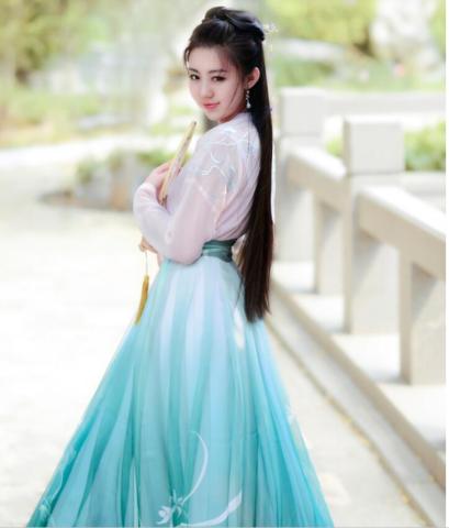 这几款绝不会吃土的汉服,是00后最爱,90后女生却不敢穿