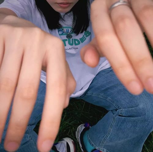 头像女生手控头像