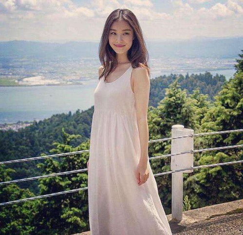 倪妮一组图片曝光,气质出众成熟美艳,敢于挑战无眉新造型