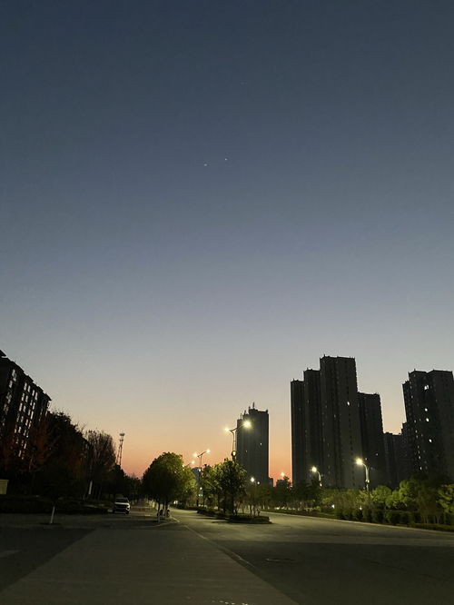 随手拍天空清晨第一缕阳光城市风景一角今天的天空特别美早起打卡
