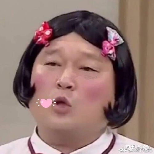 一个男生晚上约你出去散步就几次,但是平时又不主动找你聊天,大学里也没谈过恋爱,他喜欢这个女生吗