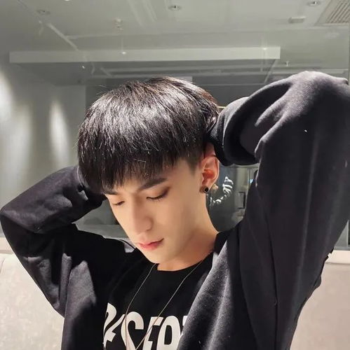 十分好看的女生头像14岁真人男生
