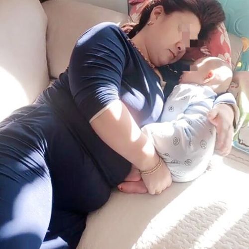 姥姥带娃3年要回家,孩子怀里不松手,姥姥带娃的心酸谁能懂