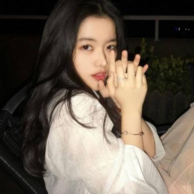 轻熟女生昵称两个字像一只优雅的黑猫可爱点