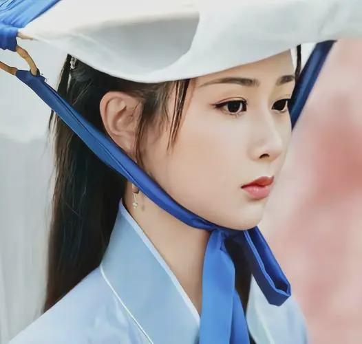 31岁杨紫出演女盐王复仇商战剧咸雪孤女复仇,男主徐正溪