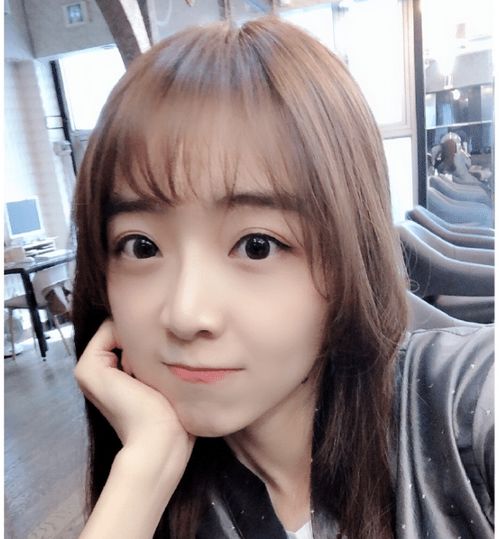 余霜新造型清纯少女范,摆脱阿姨形象,网友管泽元夺妻之仇