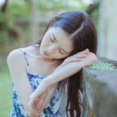 成熟气质美女微信头像2018最新版最甜和最苦恰好都是你