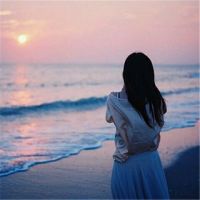 背影很伤感的微信头像女生