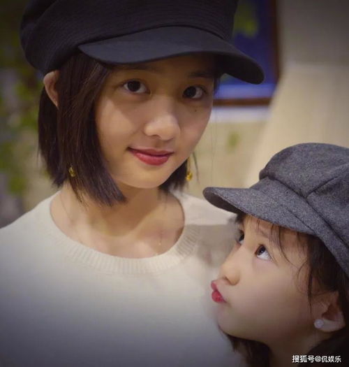 黄磊女儿又长大一岁,染回黑发的她穿上针织裙,美得哪像未成年