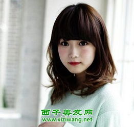 梨型脸女生适合的长发轻松变瘦脸