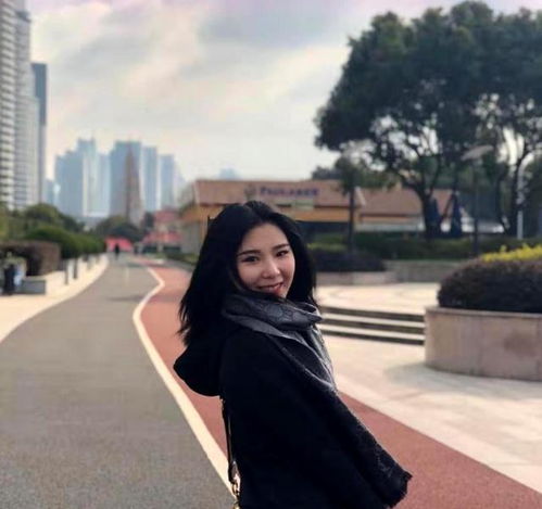 她首拿体操大满贯,退役后成美女研究生,如今肤白貌美身高成硬伤