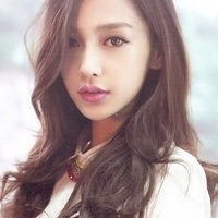 图片女头像手机遮脸发型