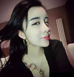 中国评论新闻组图15岁少女整容变蛇精