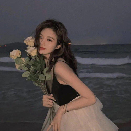 女生手捧鲜花头像