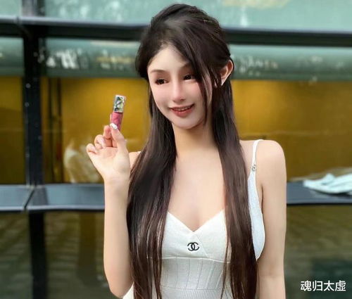 15岁少女周楚娜,花400万整容成真人芭比,却在舞台显出原型