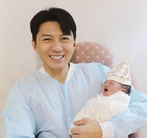 恭喜tvb知名女星产下6磅重男婴,宝宝继承父母优良基因颜值高