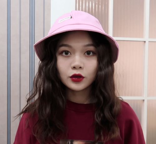 真人示范大脸女孩戴这些帽子才好看