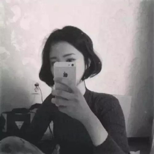 圆脸戴眼镜的女生适合什么发型