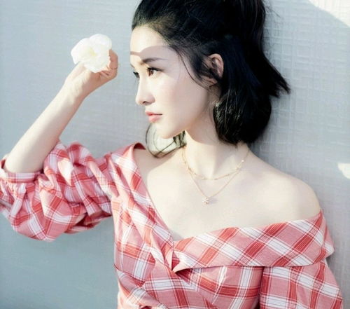 有锁骨的女生多好看,鞠婧祎性感,谭松韵可爱,看到李沁,打扰了