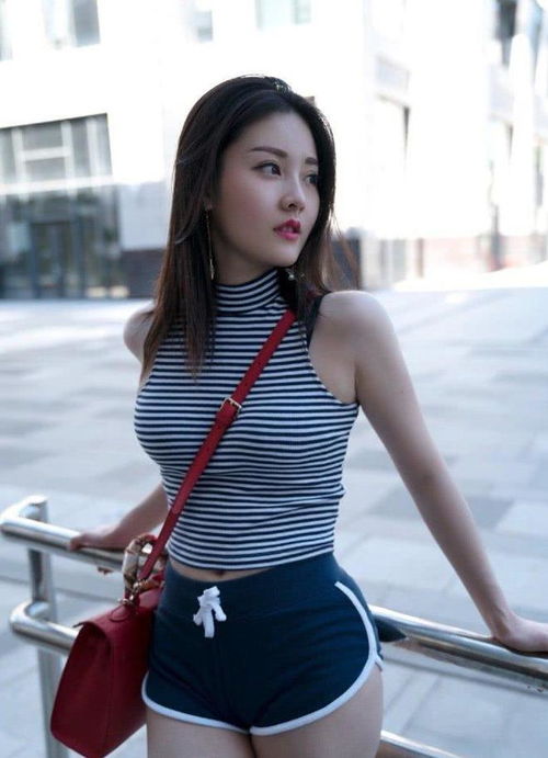 承认自己不争气,背影杀女神配这脸蛋,我控制不住上交爱心