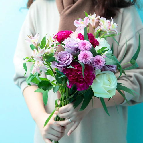 用一束花告别2018,国美12.28盛大开业