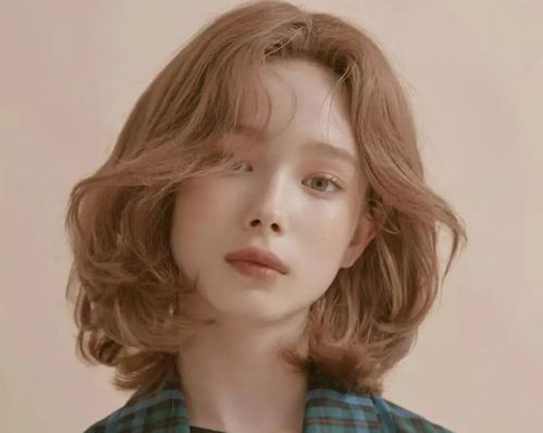 发型篇方脸女生适合的长发发型