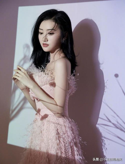景甜身材真好,穿这麦穗裙一身有少女气质,美的让人移不开眼