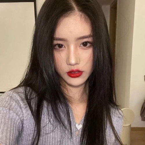 女生头像一口牙齿笑起来