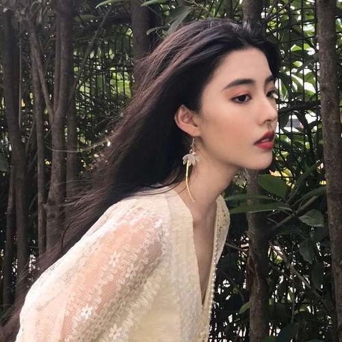 走出情感困境25岁女性如何应对内心焦虑和社交困境