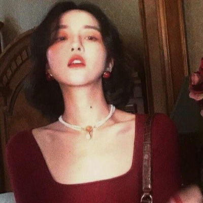 锁骨头像露肩半身控露锁骨的部位女头像