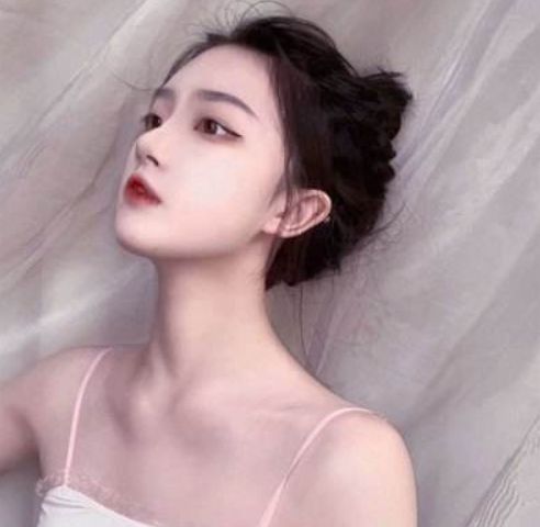 女孩有这3个破绽,内心是在暗恋你,男孩抓住机会收了她
