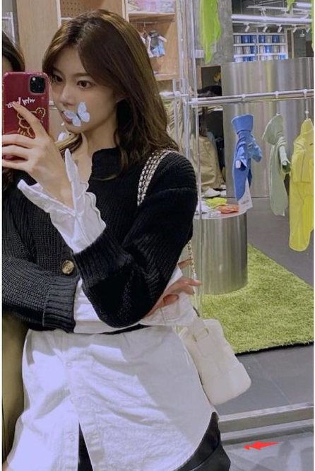 网传张哲瀚向女友求婚成功女方晒玫瑰钻戒照,五月份还见了家长