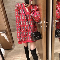 本命年来一件新年喜庆红色宽松v领包芯纱猪猪毛衣女