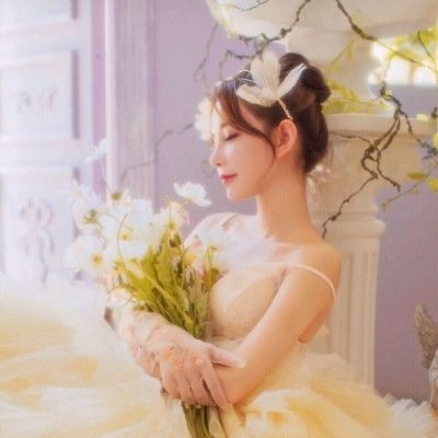 白色的高雅有气质女人头像高雅