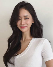搞笑gif趣图你见过最尴尬的朋友圈是什么同一女生我却接受不了两种模样