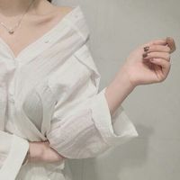不露脸半身女生头像,现在有不少的女生不想让人看到脸了