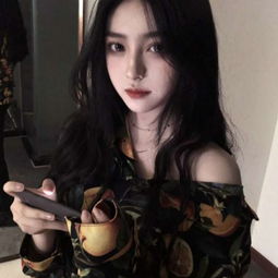 黑白头像女生冷酷霸气一组全是身穿黑衣服的好看头像