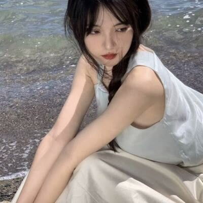 真人女生头像我想成为你最喜欢见到的和最不舍得说再见的那个人