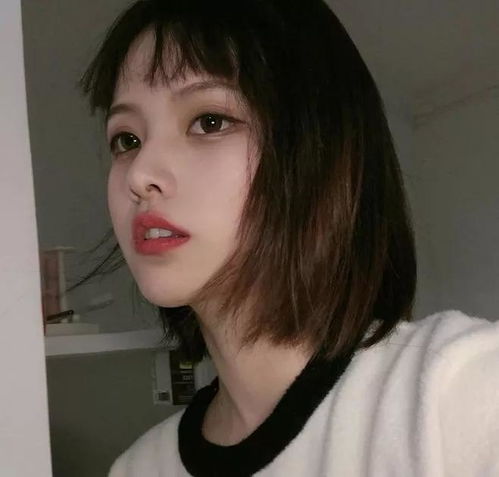 简单大方的女主播艺名尽显最美芳华