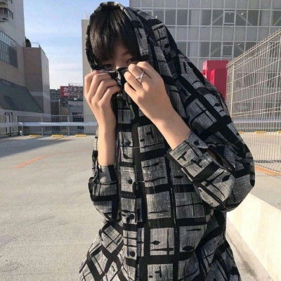 微信男生头像伤感孤独,情不知何起伤心油然而生