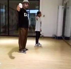 适合12岁女生头像图片街舞